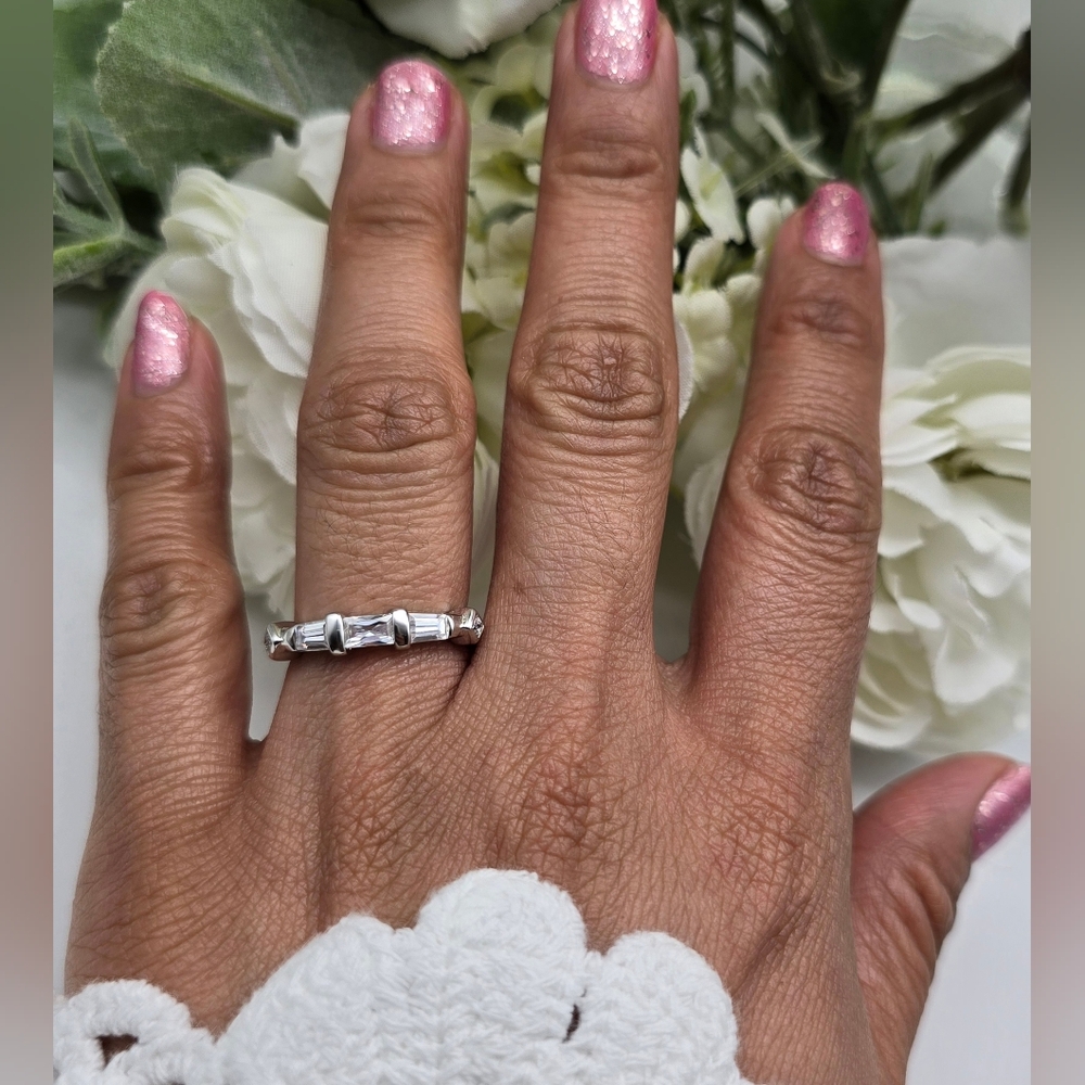 🥰 ELLY WEDDING BAND RING - Picture 2 of 5